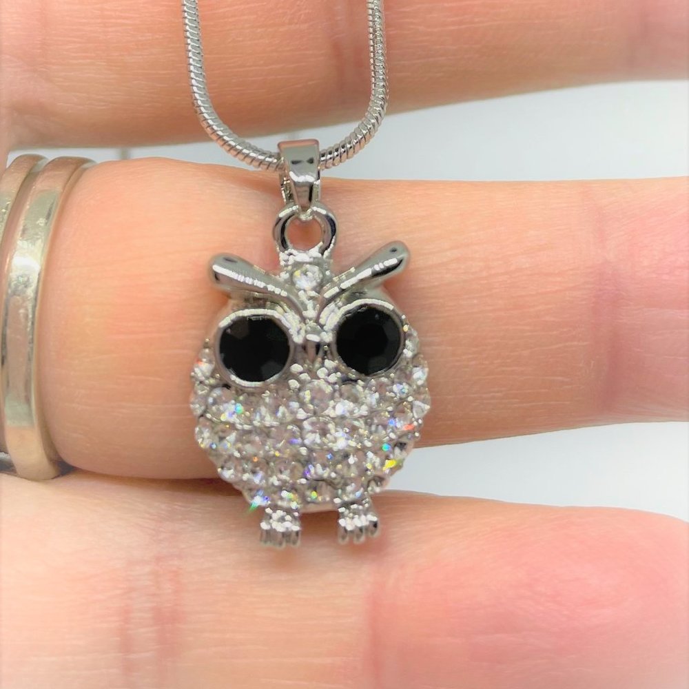 Silver Toned Owl Pendant Necklace/Animal Jewelry/Owl Charm